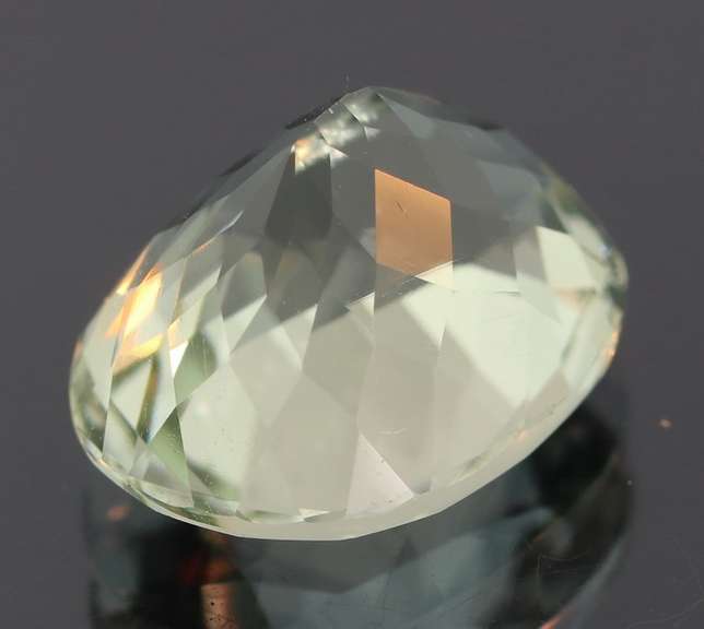Brilliant 7.89ct platinum green Amethyst