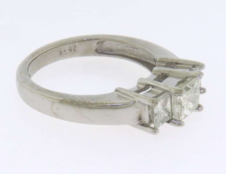 Dazzling White Gold Princess Cut Diamond Engagement Ring