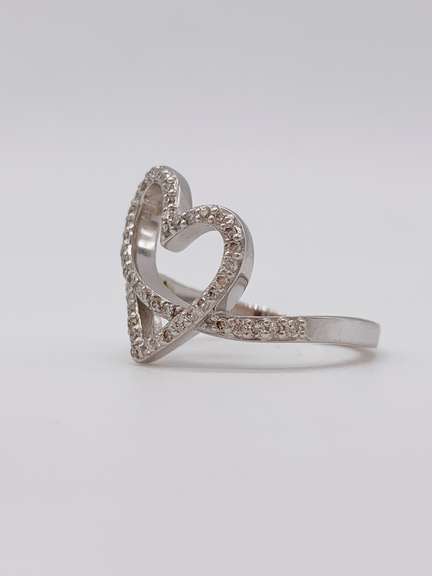 14kt Gold & Diamond Heart Ring