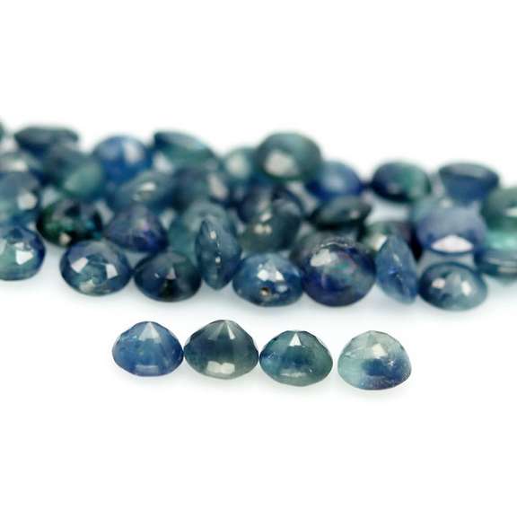Multi-hue 7.16ct blue Sapphire set
