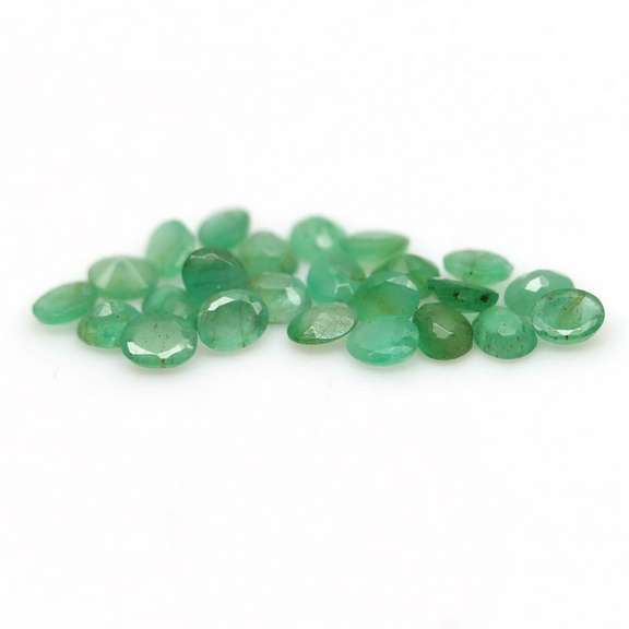 Rich emerald green 7.70ct 25pc emerald set