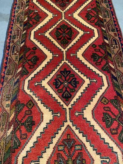 EXQUISITE FINE 9' PERSIAN RUNNER