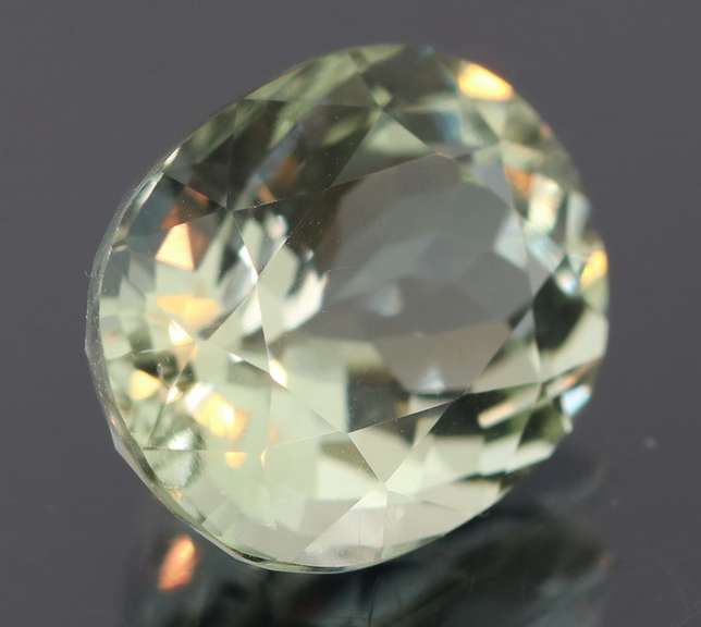 Brilliant 7.89ct platinum green Amethyst
