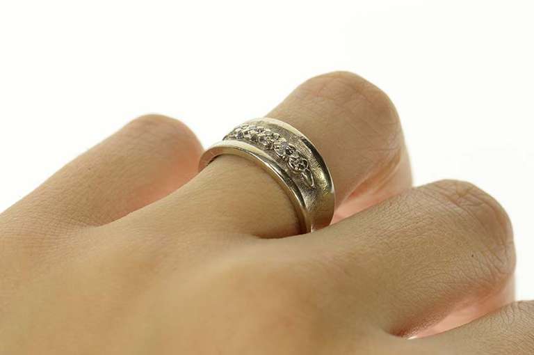 14K White Gold Curved Diamond Retro Wedding Statement Band Ring