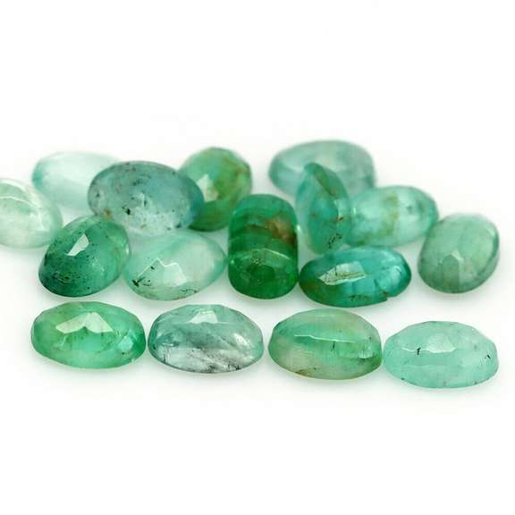 Bright emerald green 7.25ct 16pc emerald set