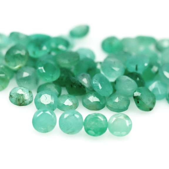 Rich emerald green 7.44ct 70pc emerald set