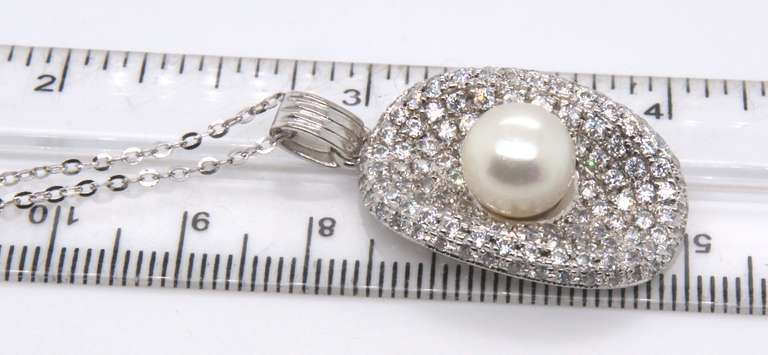 Attractive 18kt Pave CZ nad 9mm Pearl Pendant on Chain