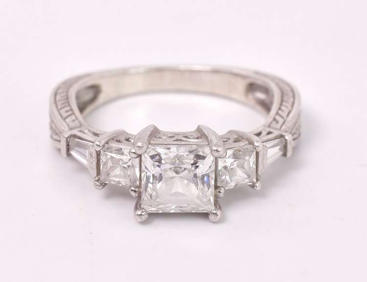 Wonderful White Crystal Ring in Sterling Silver