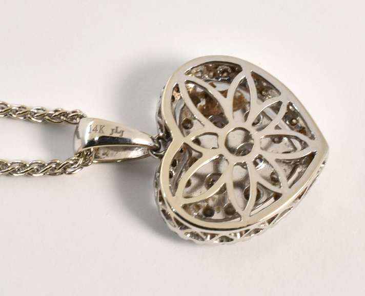 Sparkling Diamond Heaart on Necklace