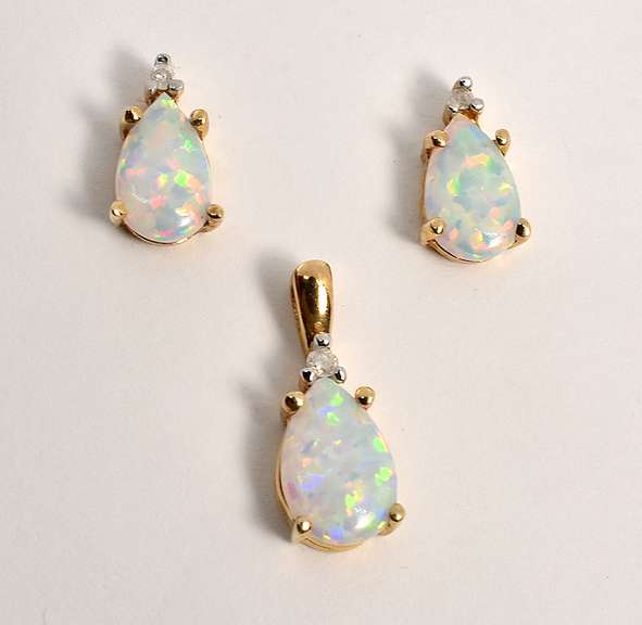 Colorful Opal  Earring and Pendant Suite