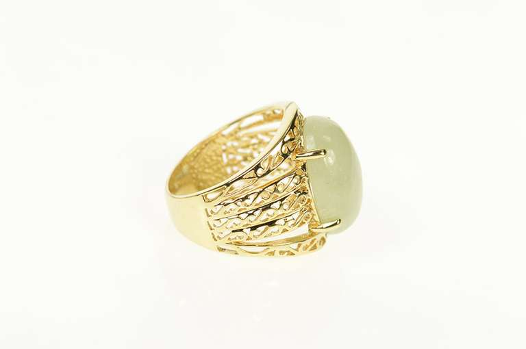14K Yellow Gold Jadeite Cabochon Swirl Filigree Statement Ring