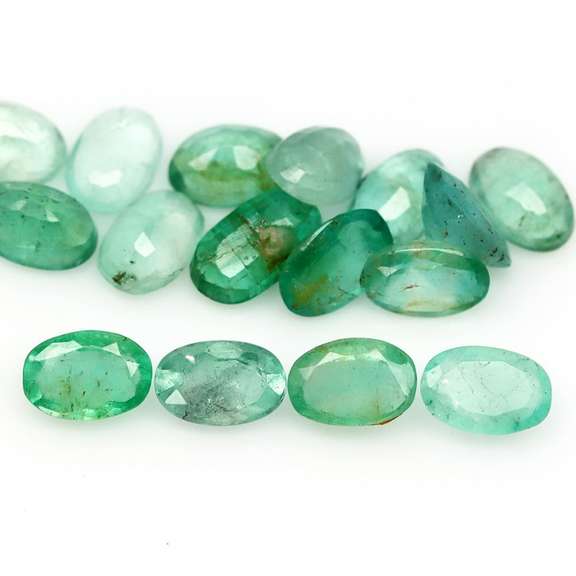 Bright emerald green 7.25ct 16pc emerald set