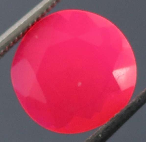 Stunning 1.50ct faceted flamingo pink Opal