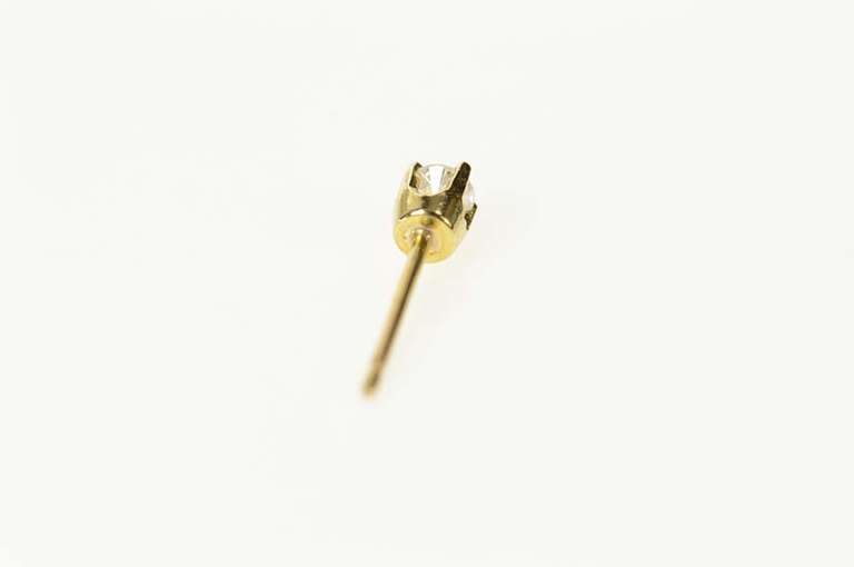 14K Yellow Gold Diamond Solitaire Classic Simple Single Stud Earring