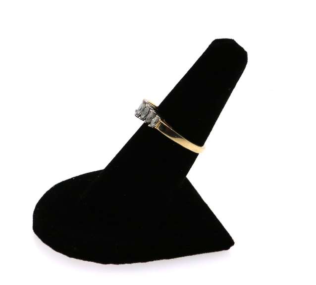 Seven Diamond 14k Gold Ring