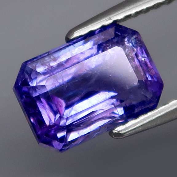 Top blue violet 2.62ct UNHEATED Tanzanite