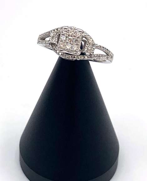 10k white gold diamond ring