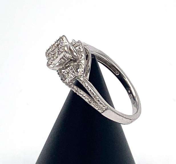 10k white gold diamond ring