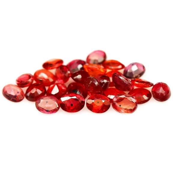 Excellent 6.22ct set of oval cut red Imperial Sapphires