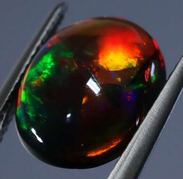 Glistening 3.20ct Welo Black Opal