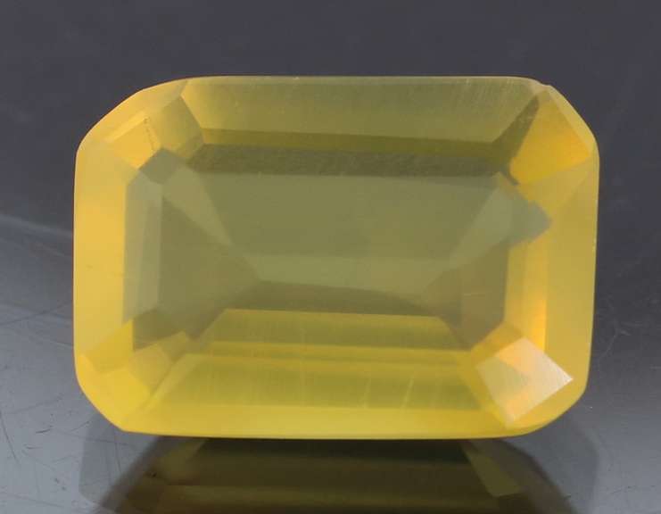 Glistening 3.08ct natural golden Fire Opal