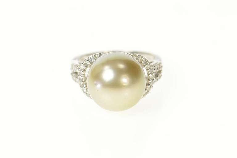 18K White Gold Pearl Diamond Halo Classic Statement Cocktail Ring