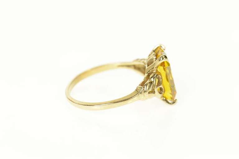 10K Yellow Gold Retro Emerald Sim. Citrine Solitaire Ring