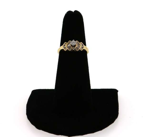 Exotic Marital 14k Gold Diamond Ring