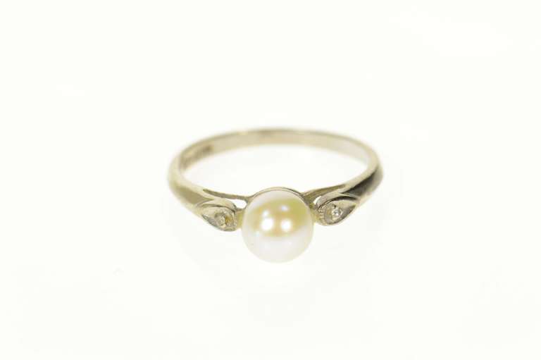 10K White Gold Pearl Diamond Accent Classic Statement Ring
