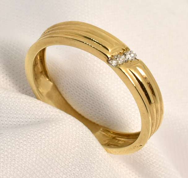 Versatile Diamond Band