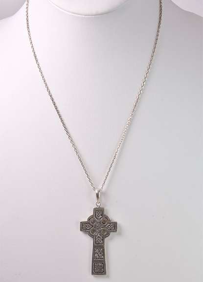 Captivating Celtic Cross Pendant Necklace in Sterling Silver