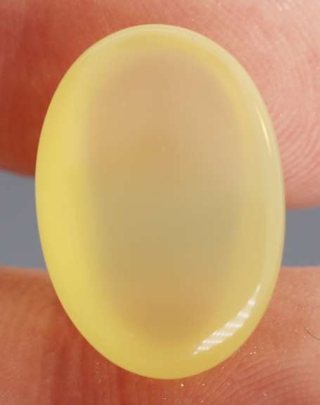 Honey yellow! 11.48ct untreated Mexican fire opal