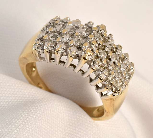Sweet Pyramid Ring