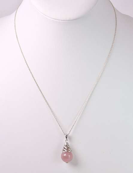 Ravishing Rose Quartz Pendant Necklace in Sterling Silver