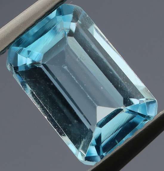 Brilliant 2.80ct Swiss Blue Topaz