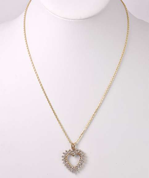 Stunning Diamond Heart Pendant Necklace in Yellow Gold