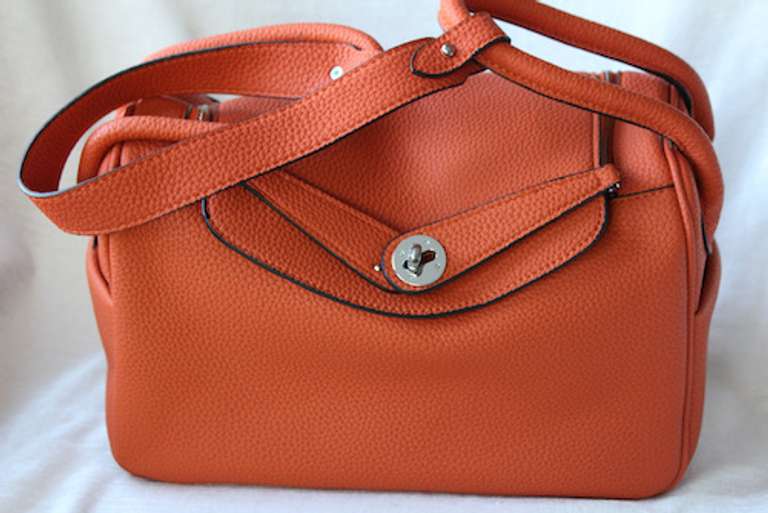 Fine Stylish Leather Bag with Designer look