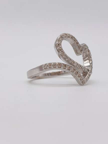 14kt Gold & Diamond Heart Ring