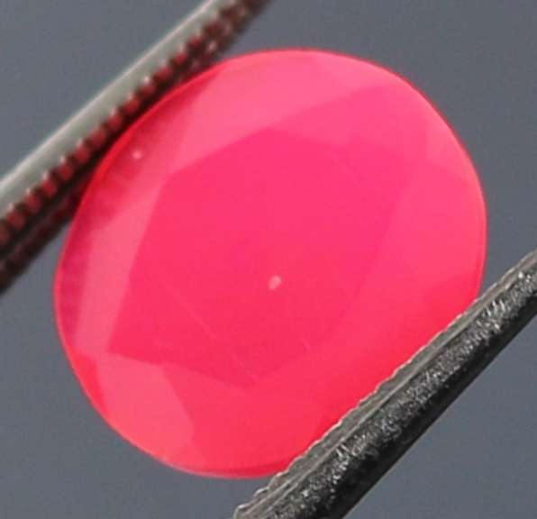 Stunning 1.50ct faceted flamingo pink Opal
