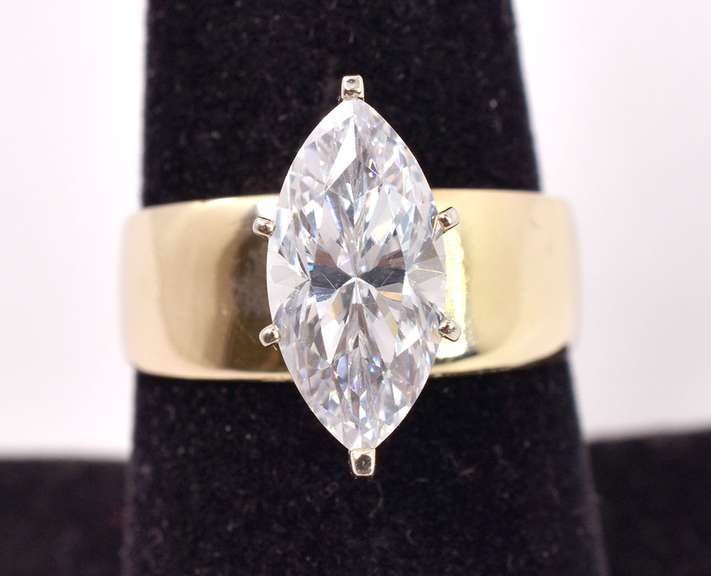 Sparkling CZ Band Ring in Yellow Gold