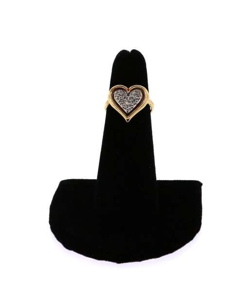 Lovely 14k Gold Heart Ring filled with Diamonds