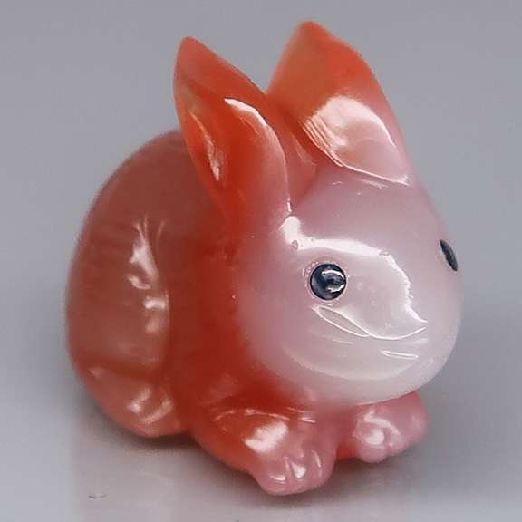 Adorable 28.85ct Agate and Sapphire carving