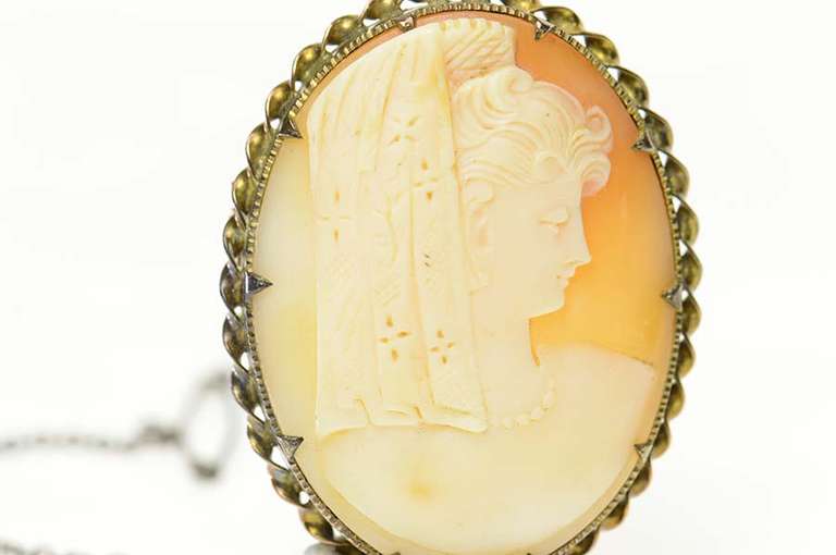 9K Yellow Gold Unique Victorian Carved Shell Lady Cameo Pin/Brooch