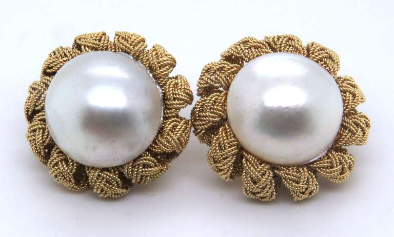 Charming 18kt Mabee Pearl Stud Earrings