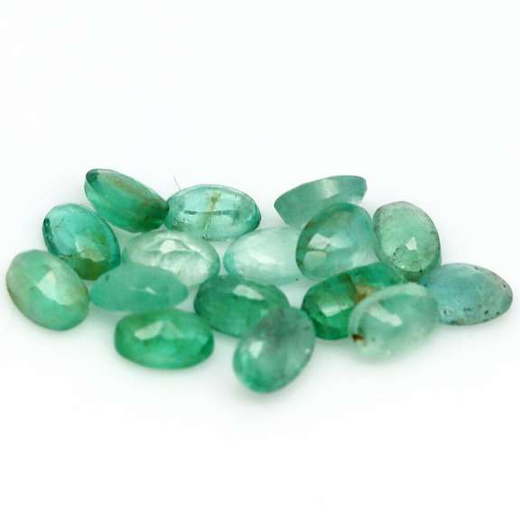 Bright emerald green 7.25ct 16pc emerald set