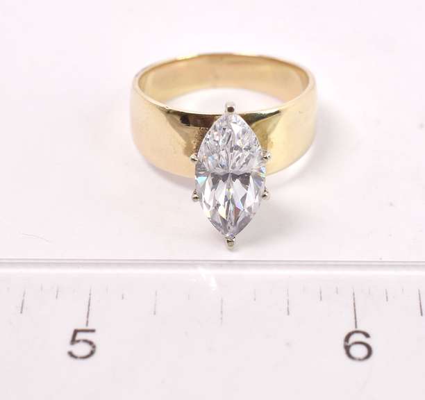 Sparkling CZ Band Ring in Yellow Gold