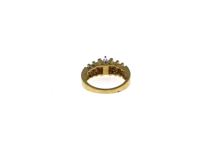Elegant 14k Gold Diamond Side Stone Ring