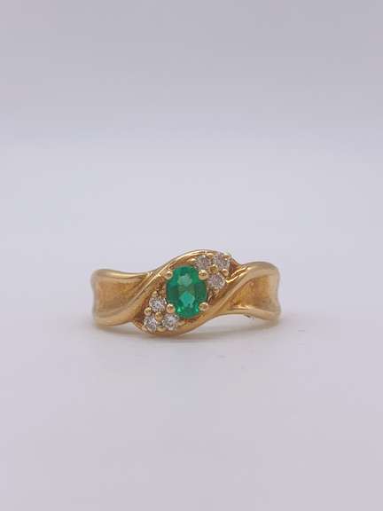 18kt Gold, Emerald, & Diamond Cocktail Ring