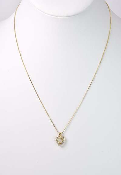 Majestic Diamond Heart Pendant Necklace in 14K Yellow Gold