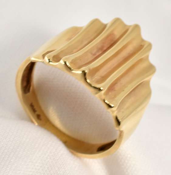 Stylish Wide Gold ring